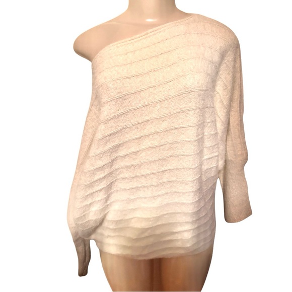 Ivory Off-Shoulder Puff Sleeve Sweater small NWT - Picture 5 of 9